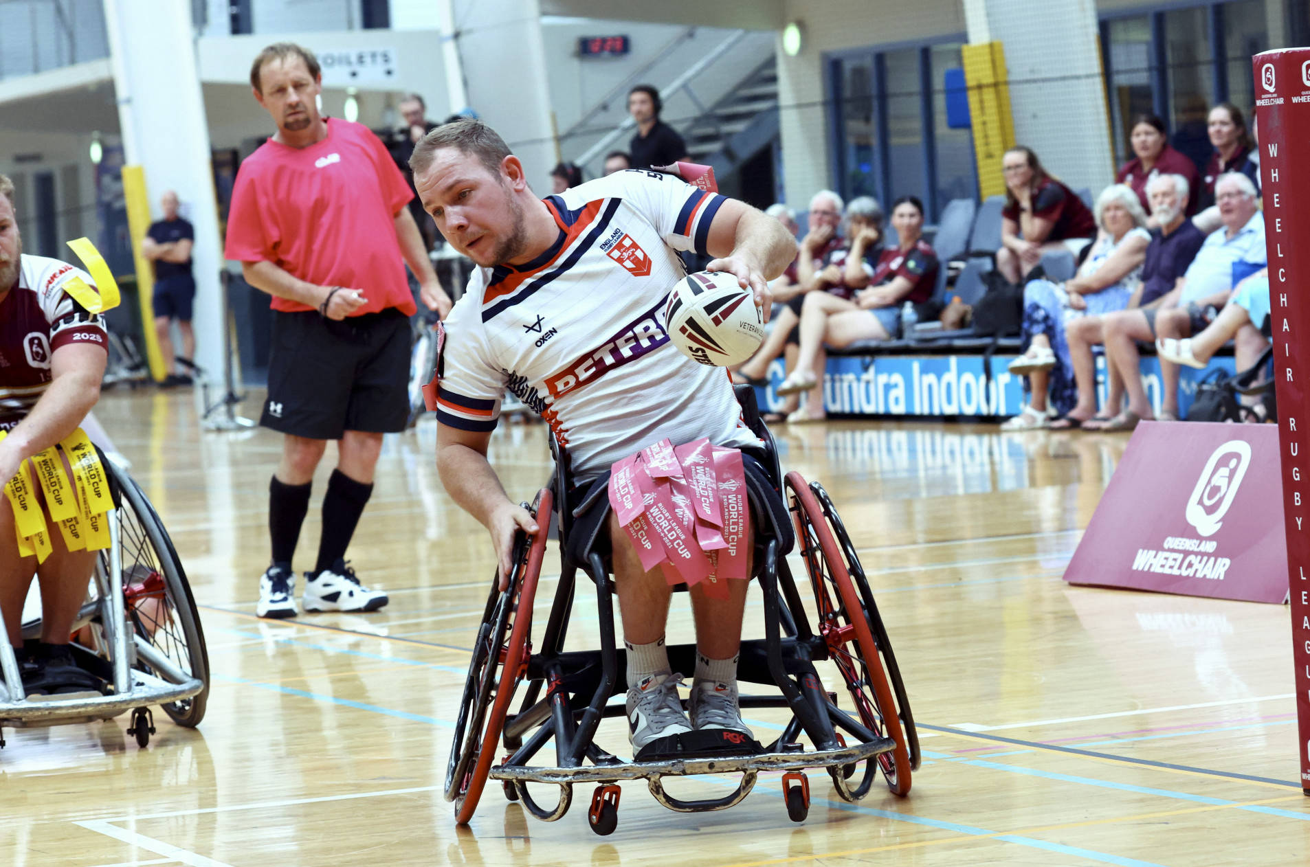 McDermott presents landmark England jerseys to Billington and O’Neill