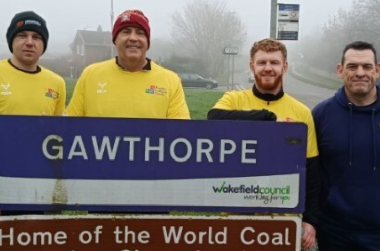 Batley and Dewsbury unite in carrying coal for RFL Benevolent Fund