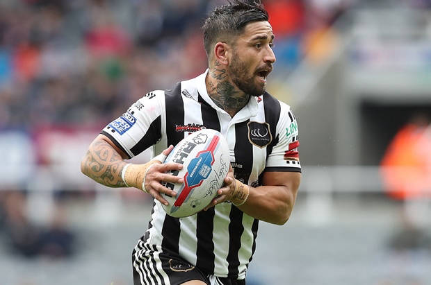 Chase signs permanent deal at Widnes