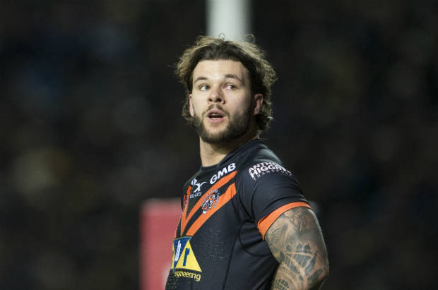 Alex Foster extends Castleford Tigers stay